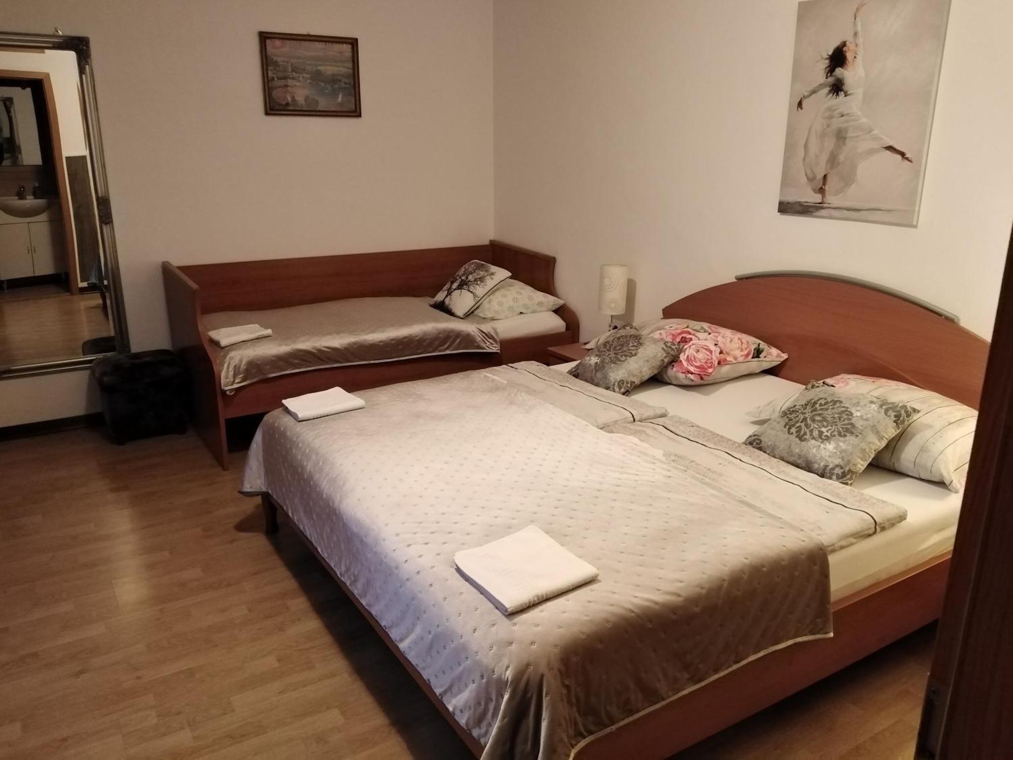 Rooms Kapelj Постойна Экстерьер фото